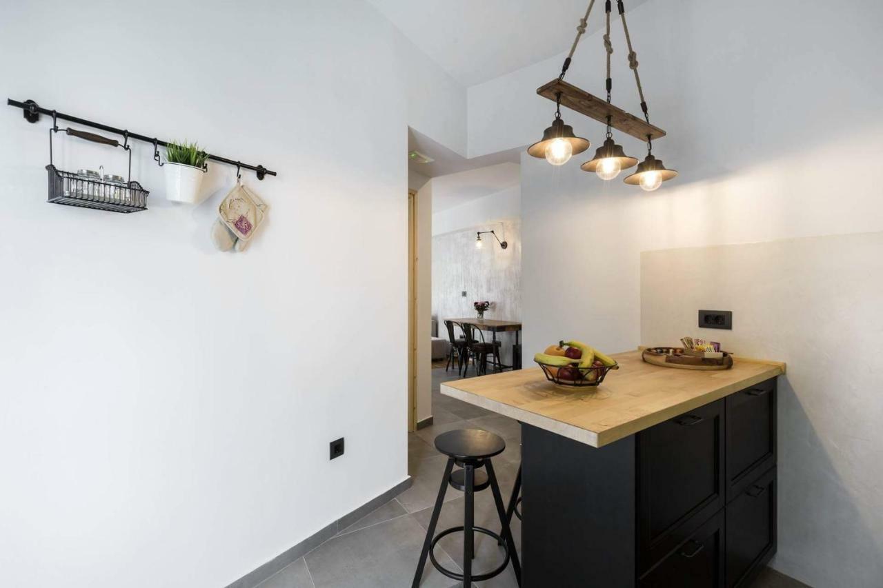 Atmospheric Apartment Near Acropolis By Cloudkeys Athén Kültér fotó